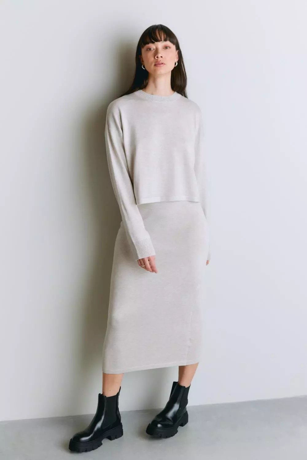 MG_240124_Elvina_Sweater_Skirt_Oat_0025.jpg Bambus-Rock Modell: Elvina