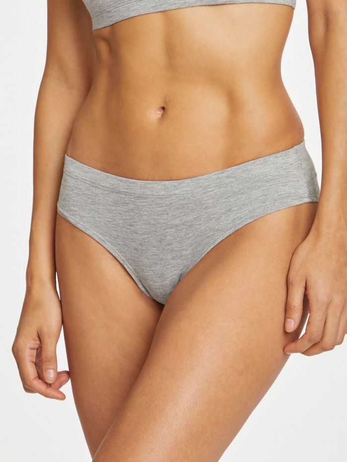 Slip Modell: Leah GOTS