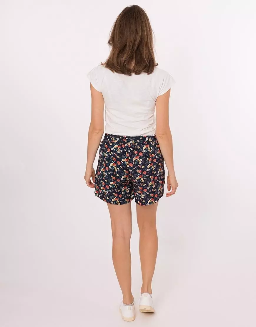 Ecovero Shorts Modell: Lilly