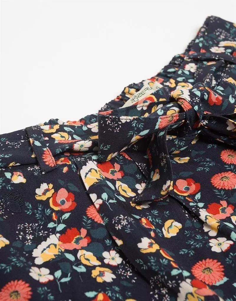 IzJabYFI Ecovero Shorts Modell: Lilly