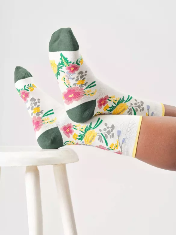 Socken Modell: Climbing Floral