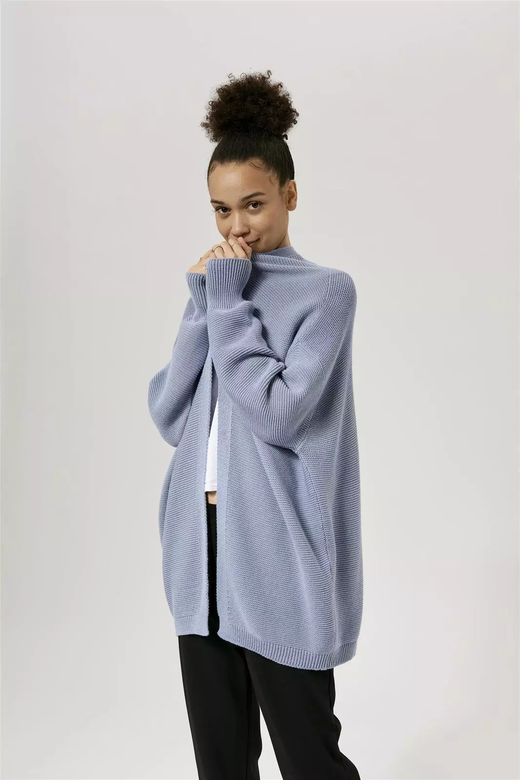 Lilithina-2719%20%283%29.webp Strick-Cardigan Modell: Lilithina