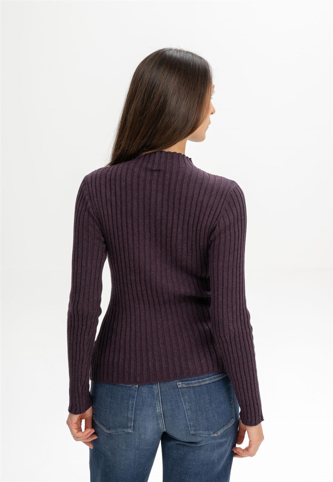 Geripptes Longsleeve Modell: Namari