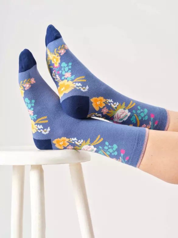 Socken Modell: Climbing Floral