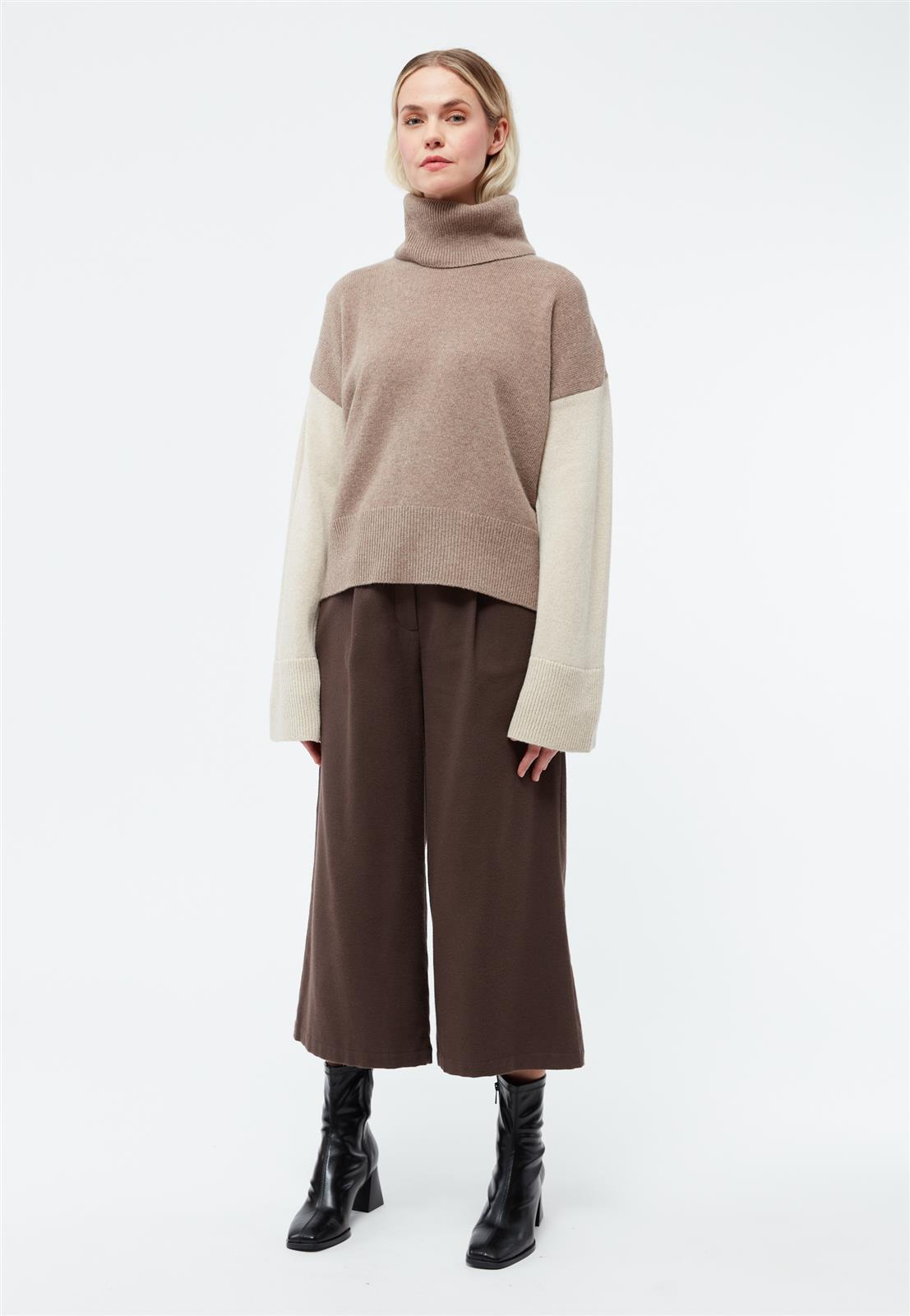 Wollpullover Modell: Lea