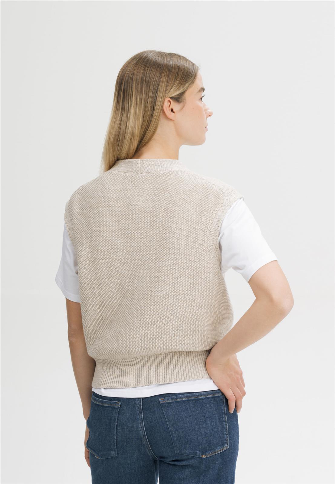 Rippstrick Weste Modell: Bhoja