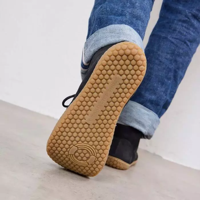 PatBarefoot_nubuk_black_studio_view03_700x Barfußschuh Modell: Pat