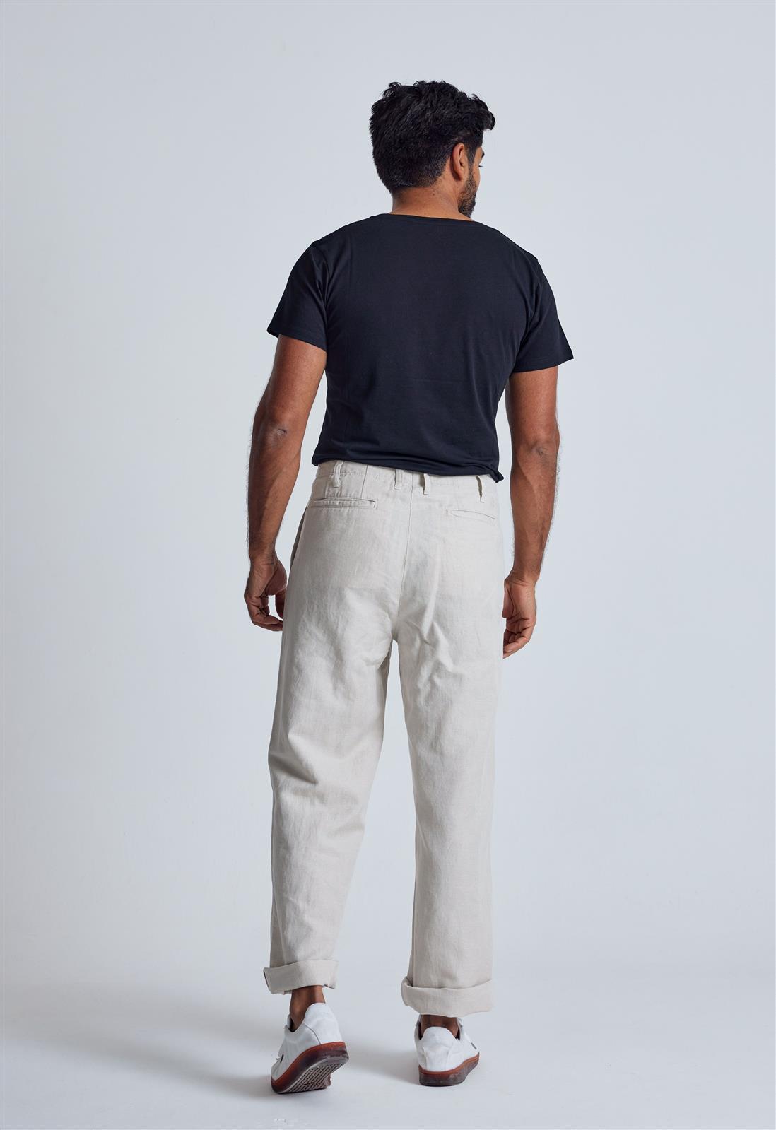 Leinen Chino Relaxed Fit Modell: Bird