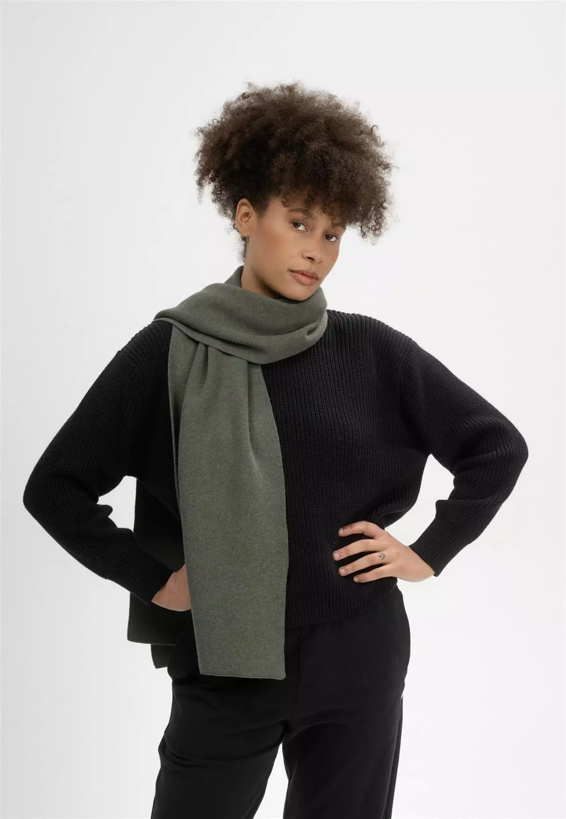 Asmee_Jacquard-Knit-Scarf_green-blend_01.jpg Jacquardstrick Schal Modell: Asmee