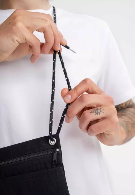 Sneha-Ripstop-Bag-medium-black-Men-03.jpg Ripstop Umhängetasche Modell: Sneha GOTS