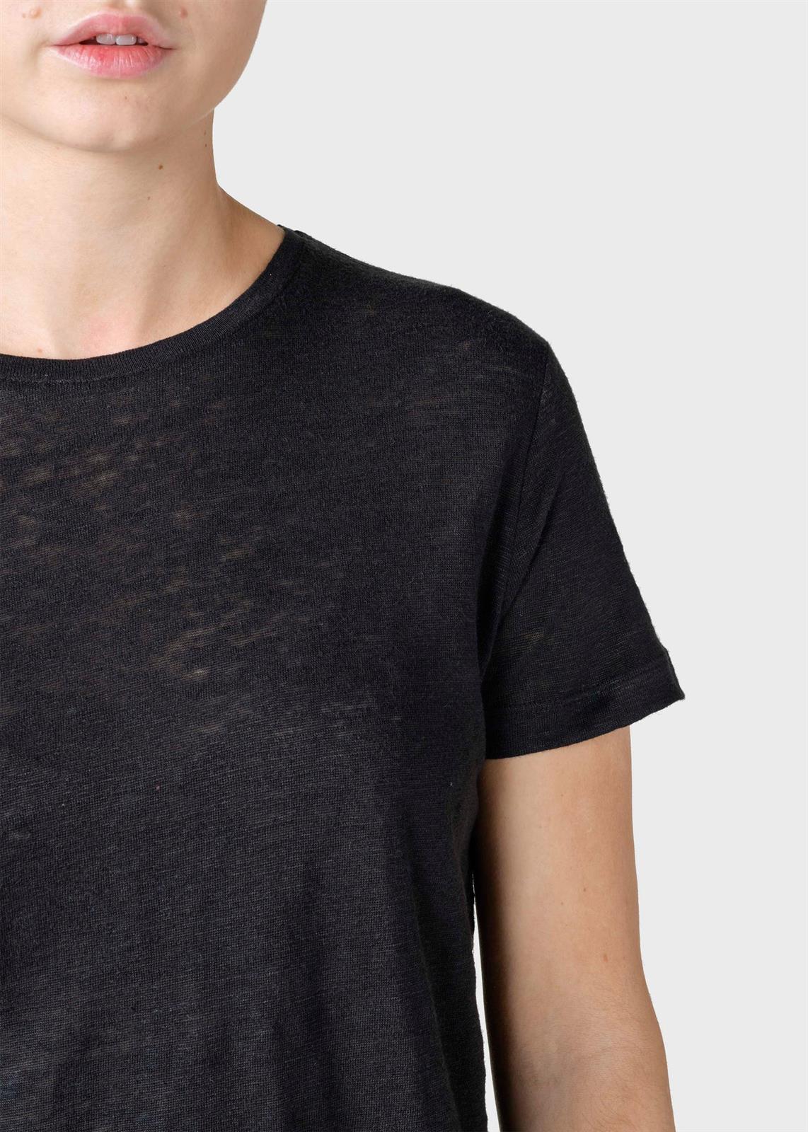 Leinen T-Shirt Modell: Rikke