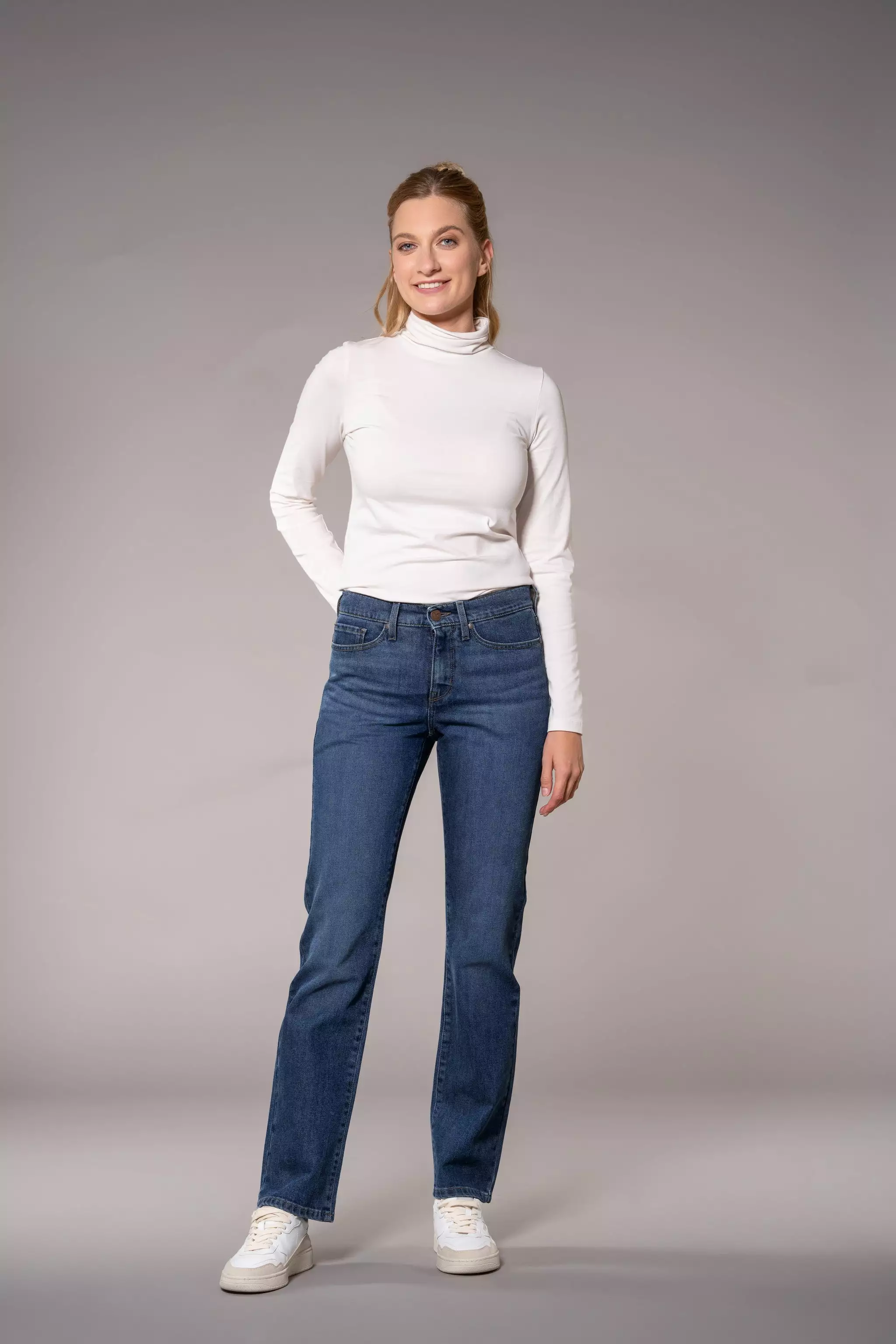 Straight Leg Jeanshose Modell: No:va