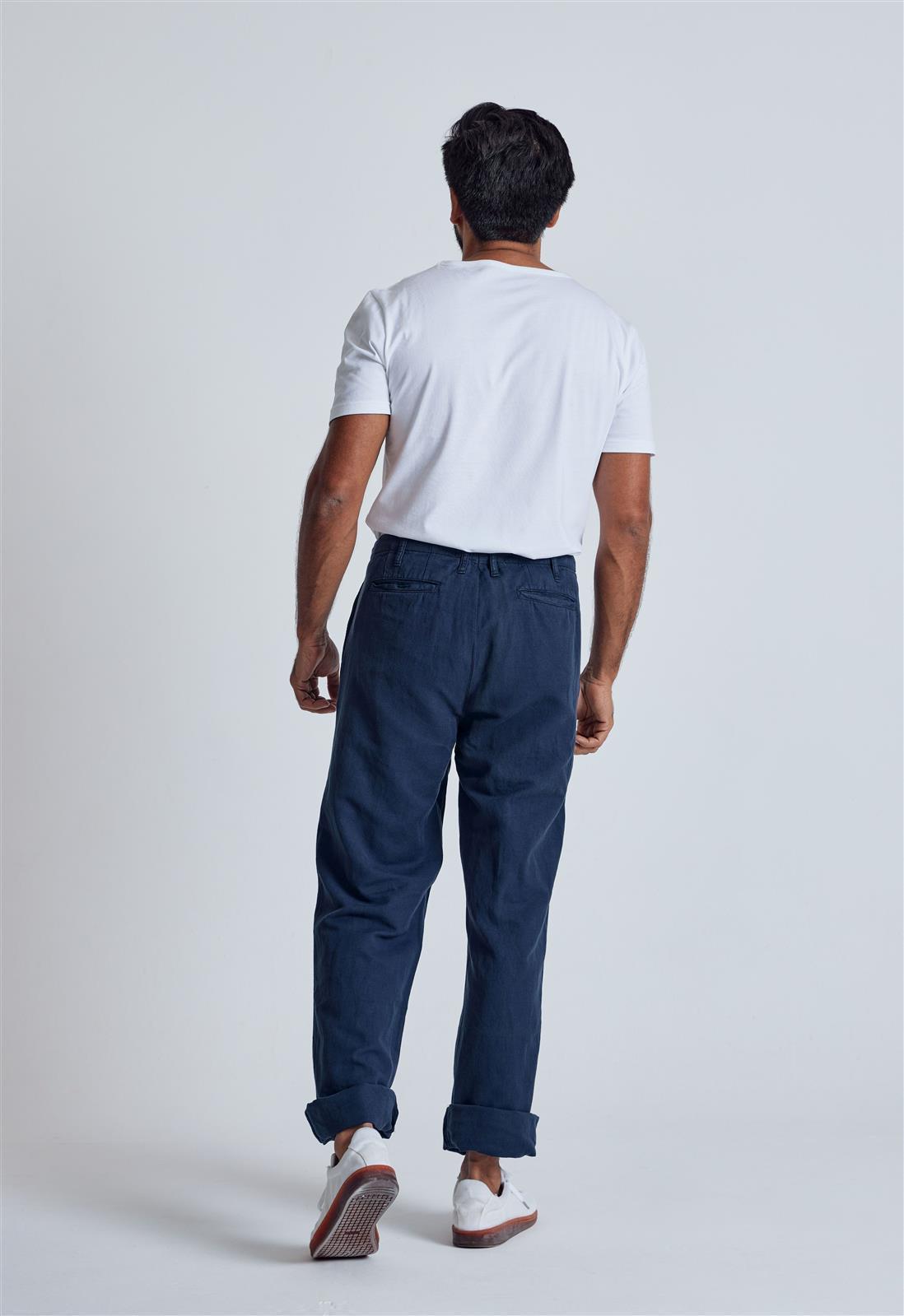 Leinen Chino Relaxed Fit Modell: Bird