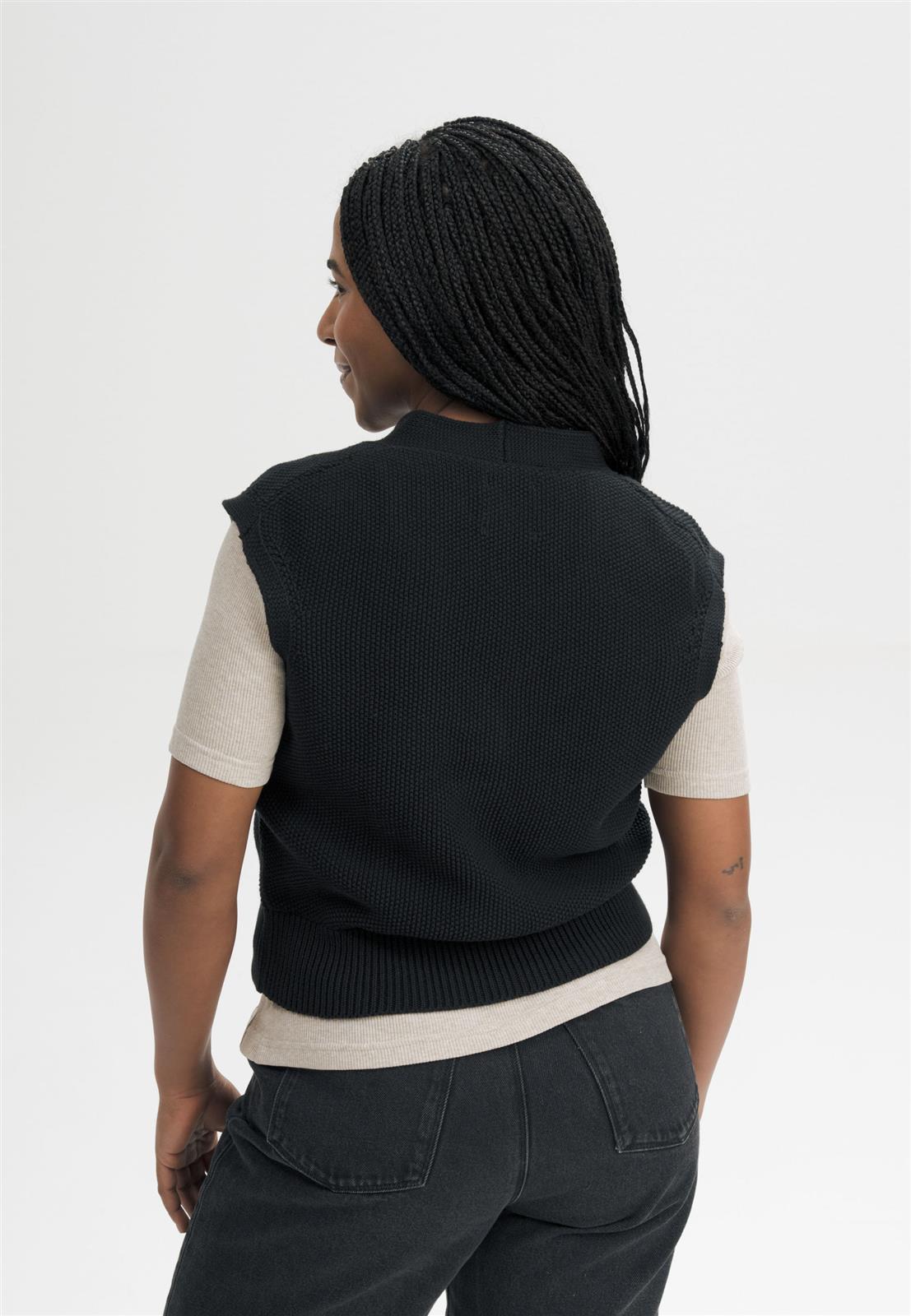 Rippstrick Weste Modell: Bhoja