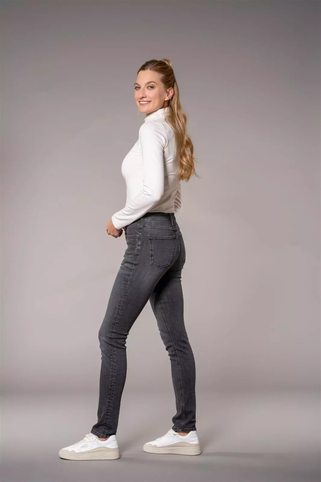 ahp00086_1_2048x.jpg High Waist Jeans Skinny Fit Modell: Han:na