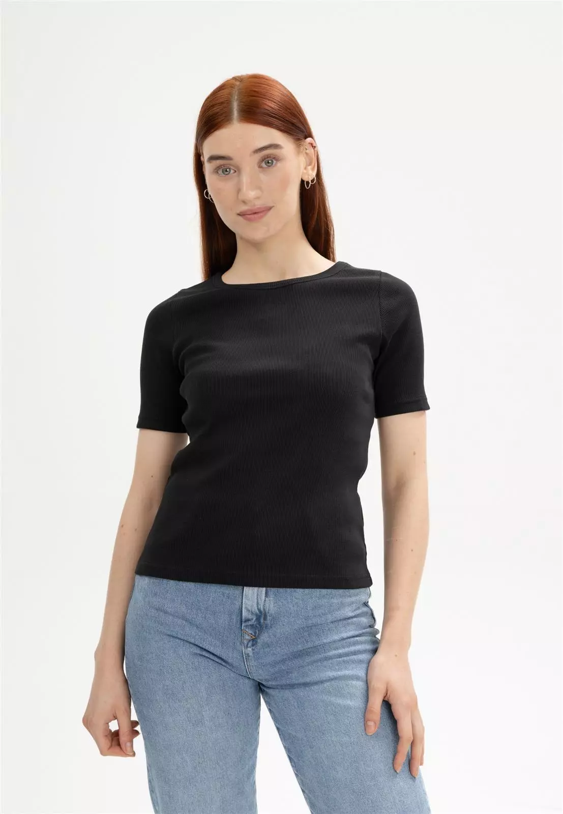 Jasleen-Ribbed-T-Shirt-black-01 Geripptes T-Shirt Modell: Jasleen GOTS