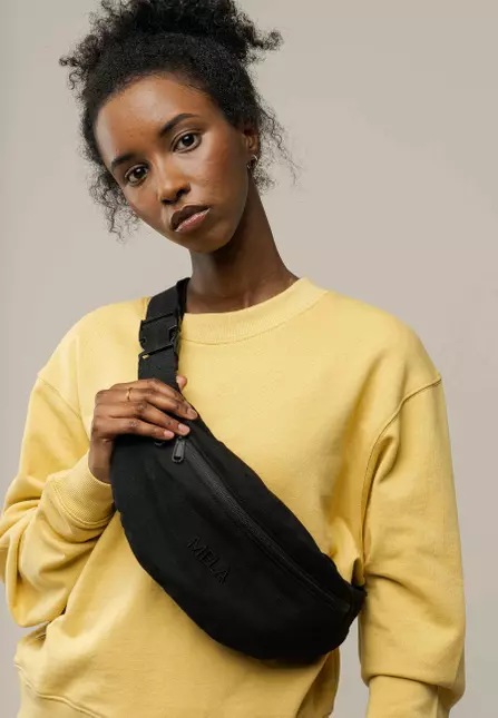 Mela-Hip-Bag-black-1 Cord Hip Bag Modell: Bhavin