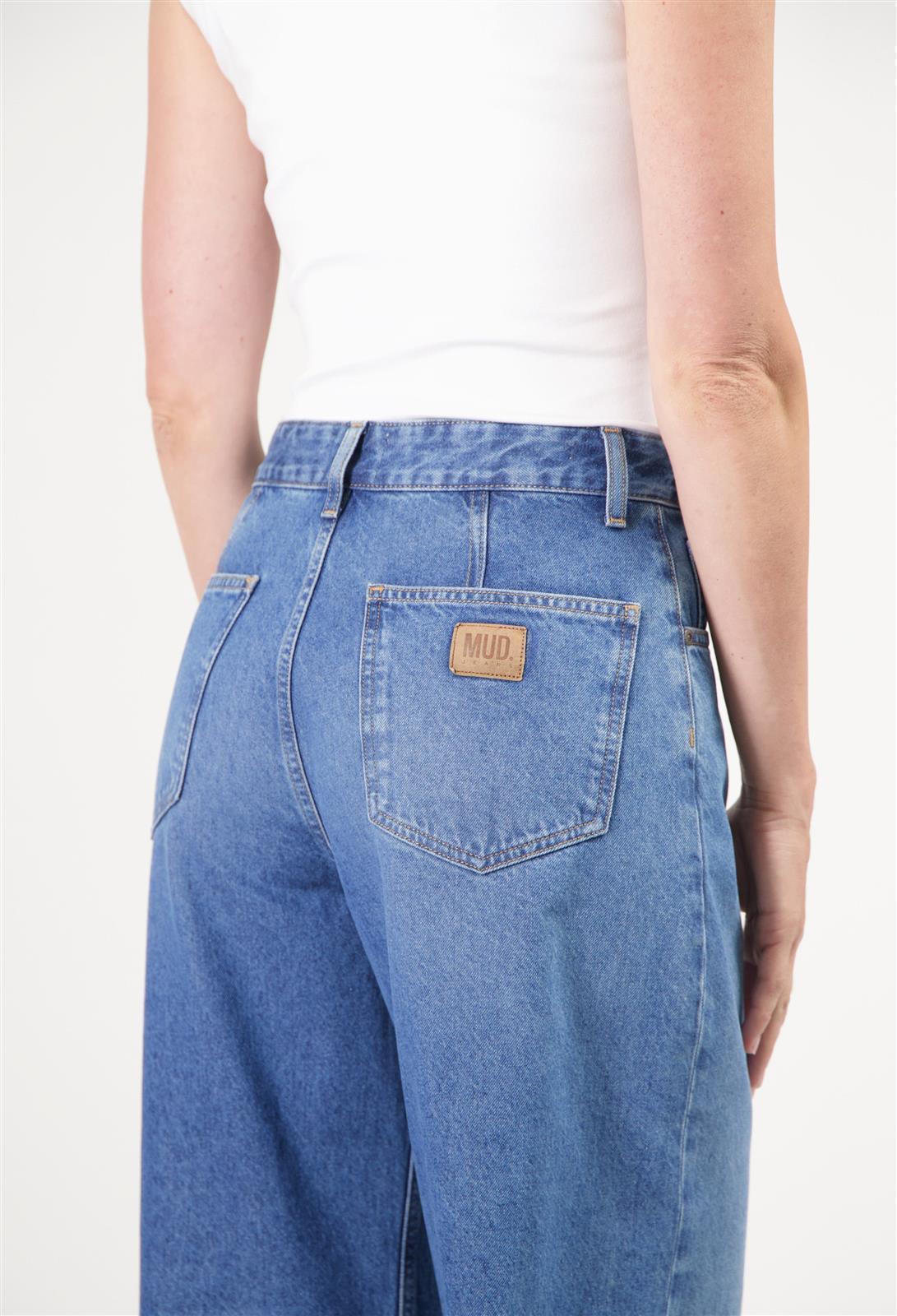 Balloon Fit Jeans Modell: Demi