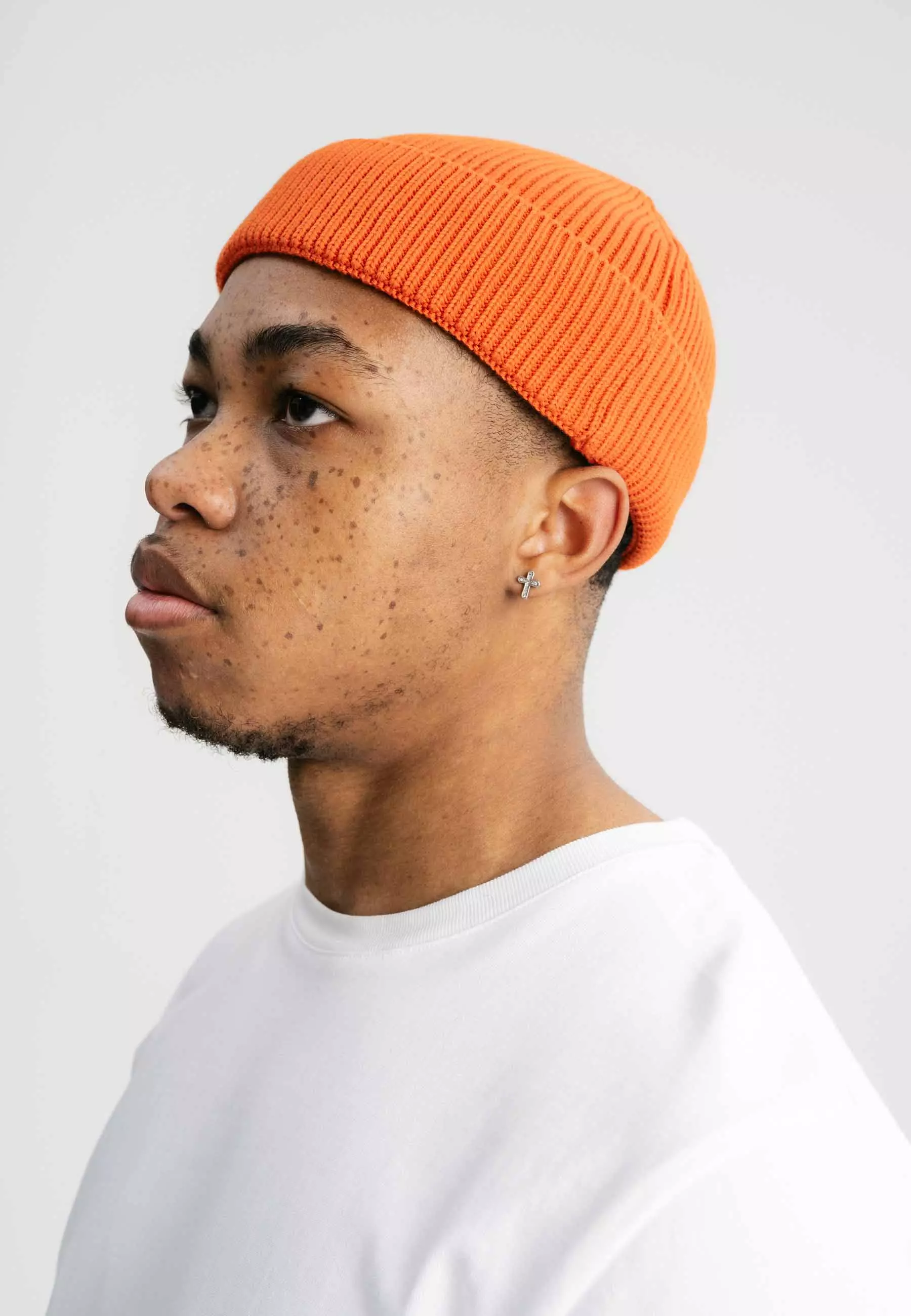 Rafi_Short Rib Knit Beanie_Men_orange brick_02.jpg Fischermütze Modell: Rafi GOTS