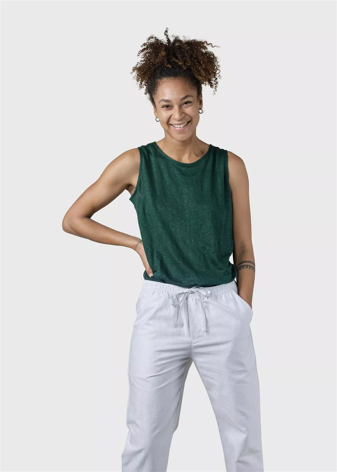 Leinen Tank Top Modell: Dee
