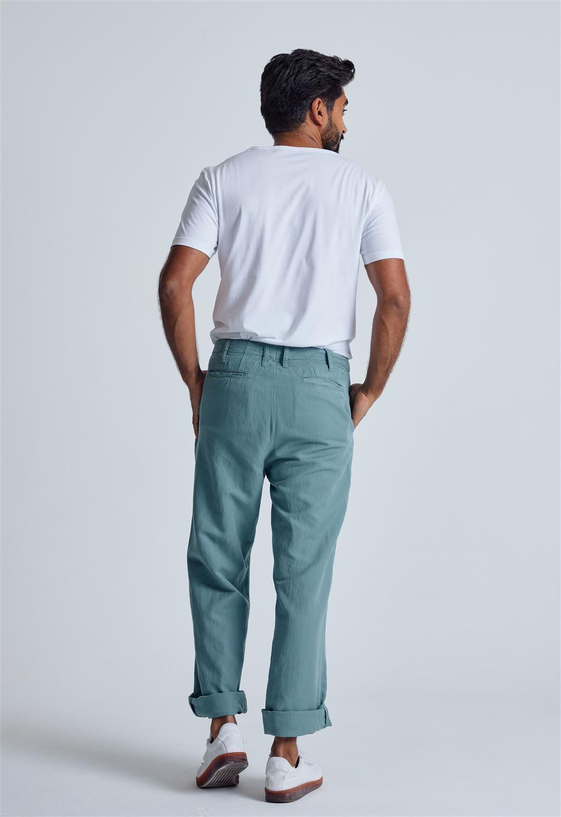 Leinen Chino Relaxed Fit Modell: Bird
