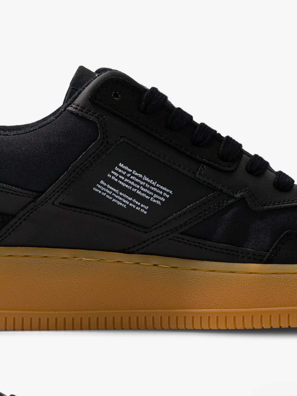 P221110135658-detail2-RAW-1.jpg Sneaker Modell: GEN1