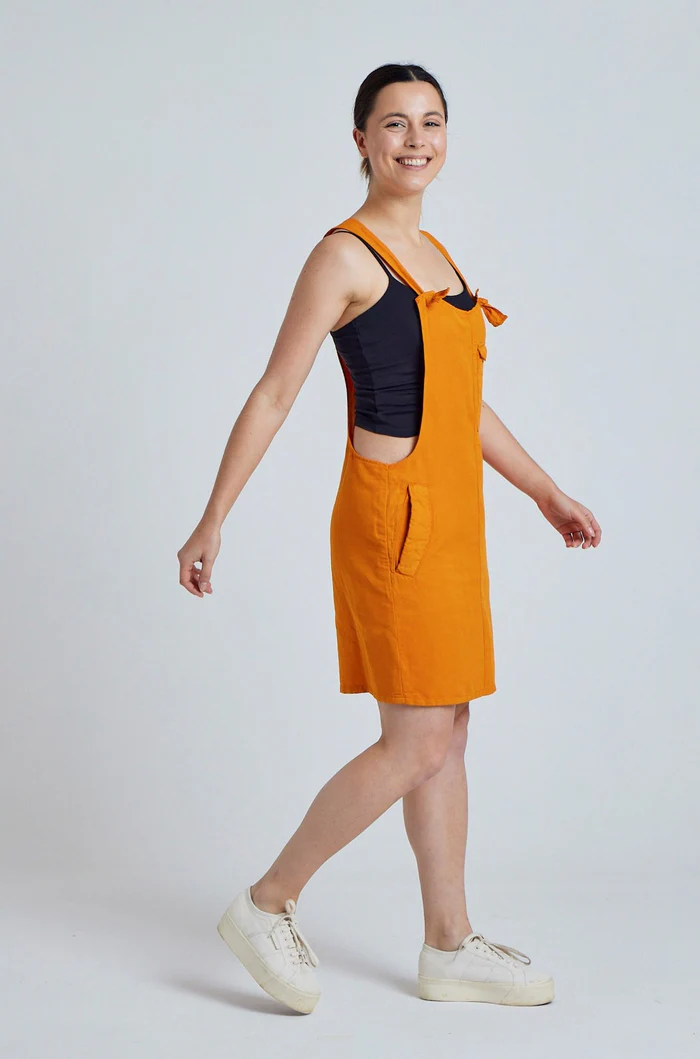 Latzkleid Modell: Peggy