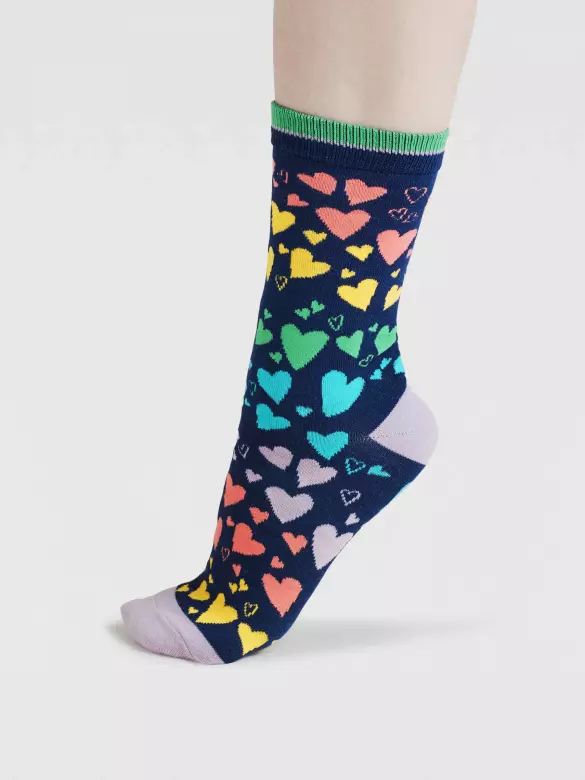 Socken Modell: Eva Heart Scatter