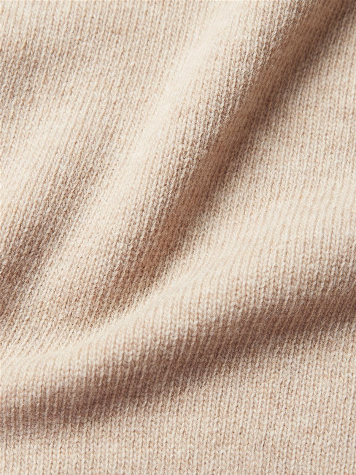 Wollpullover Modell: Lea
