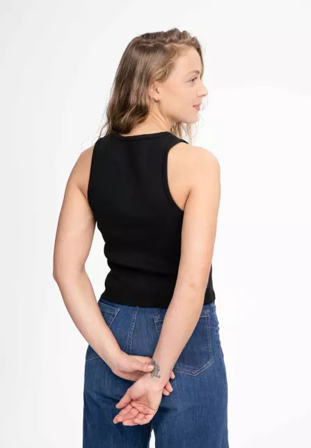 Nikara-Knit-Top-black-02 Strick Top Modell: Nikara GOTS