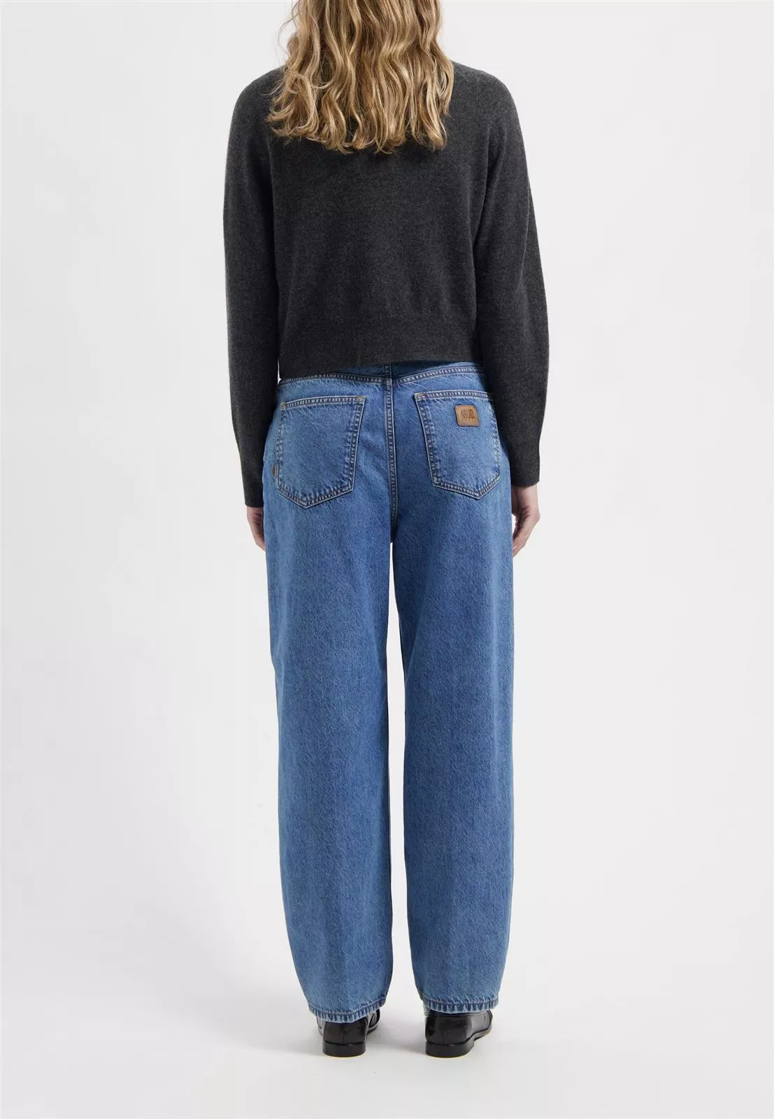 Barrel Fit Jeans Modell: Brooke