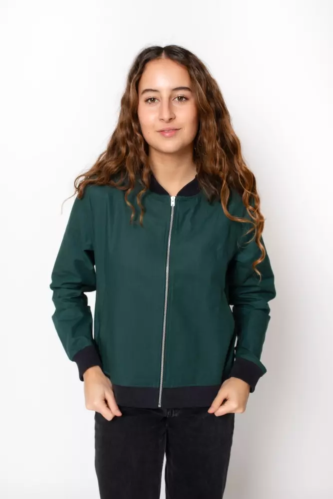 Ecovero Collegejacke Modell: Marry Ecovero Collegejacke Modell: Marry