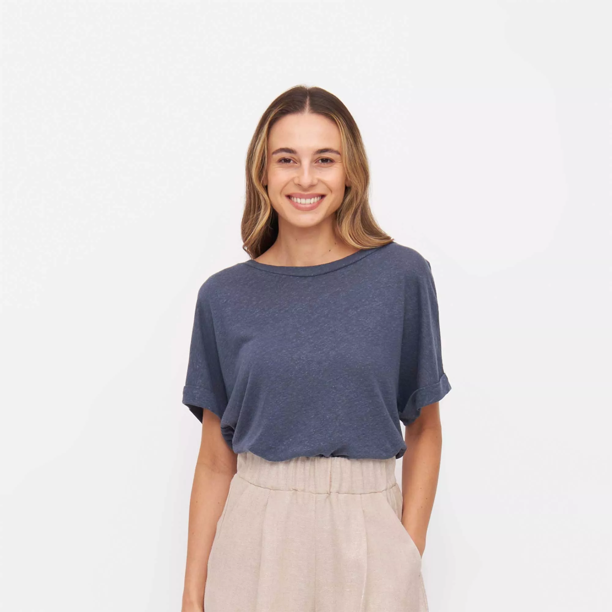 Leinen T-Shirt Modell: Lari