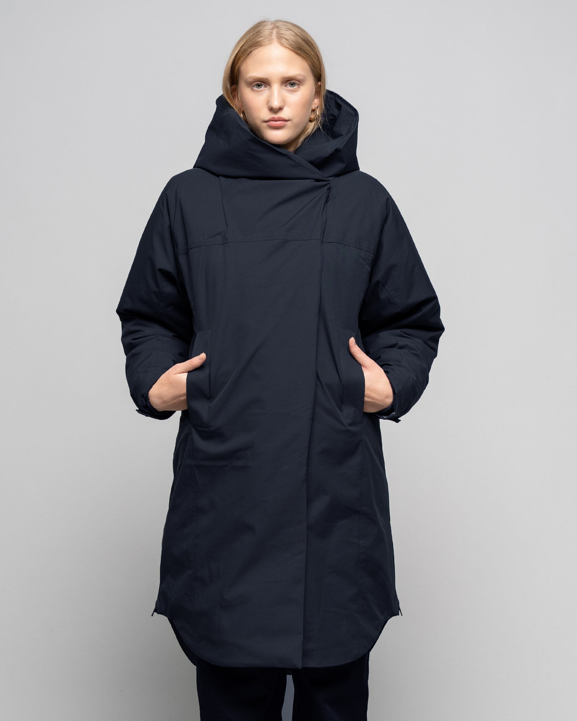 Daunenmantel mit Kapuze Modell: Oda