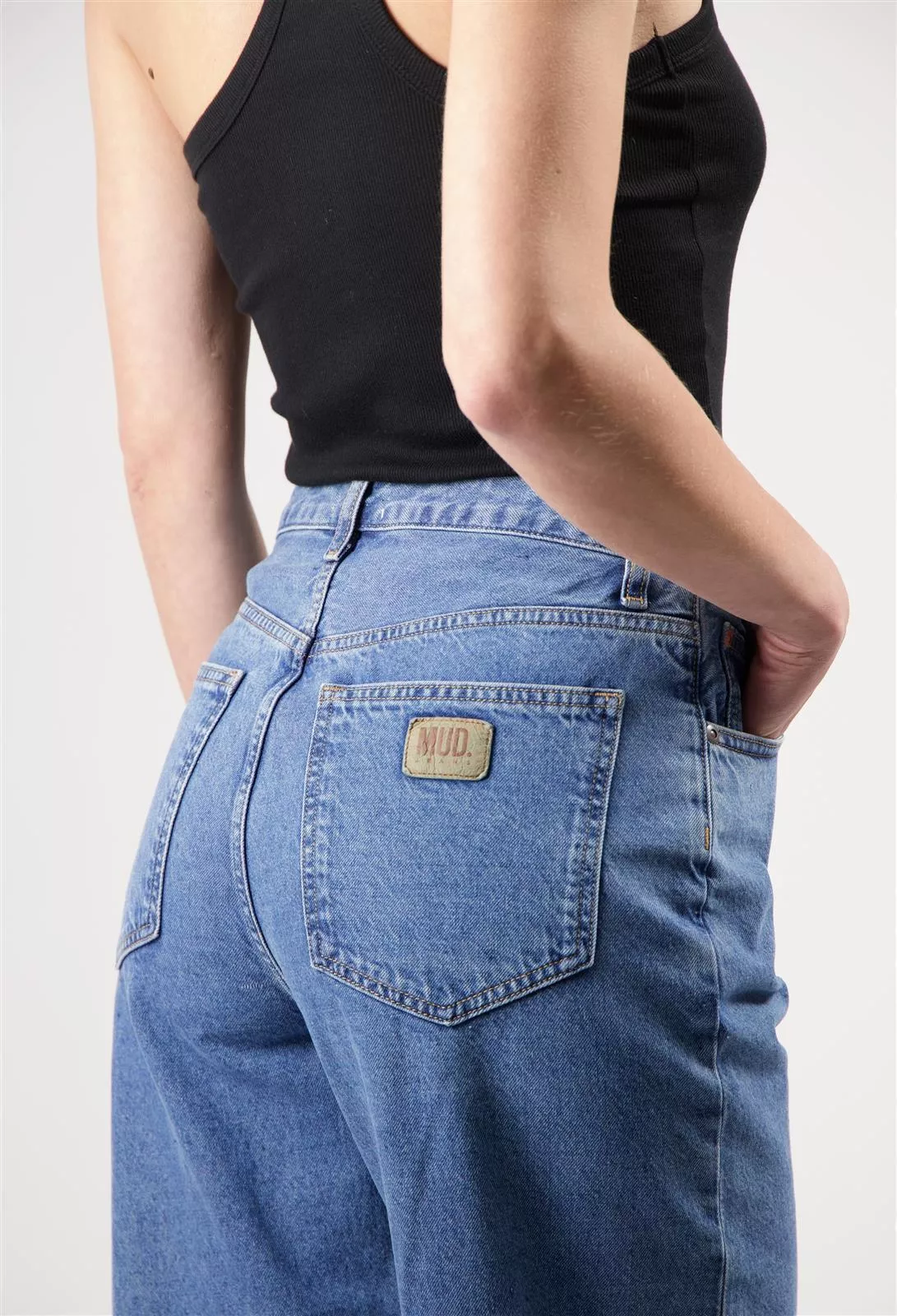 Barrel Fit Jeans Modell: Brooke