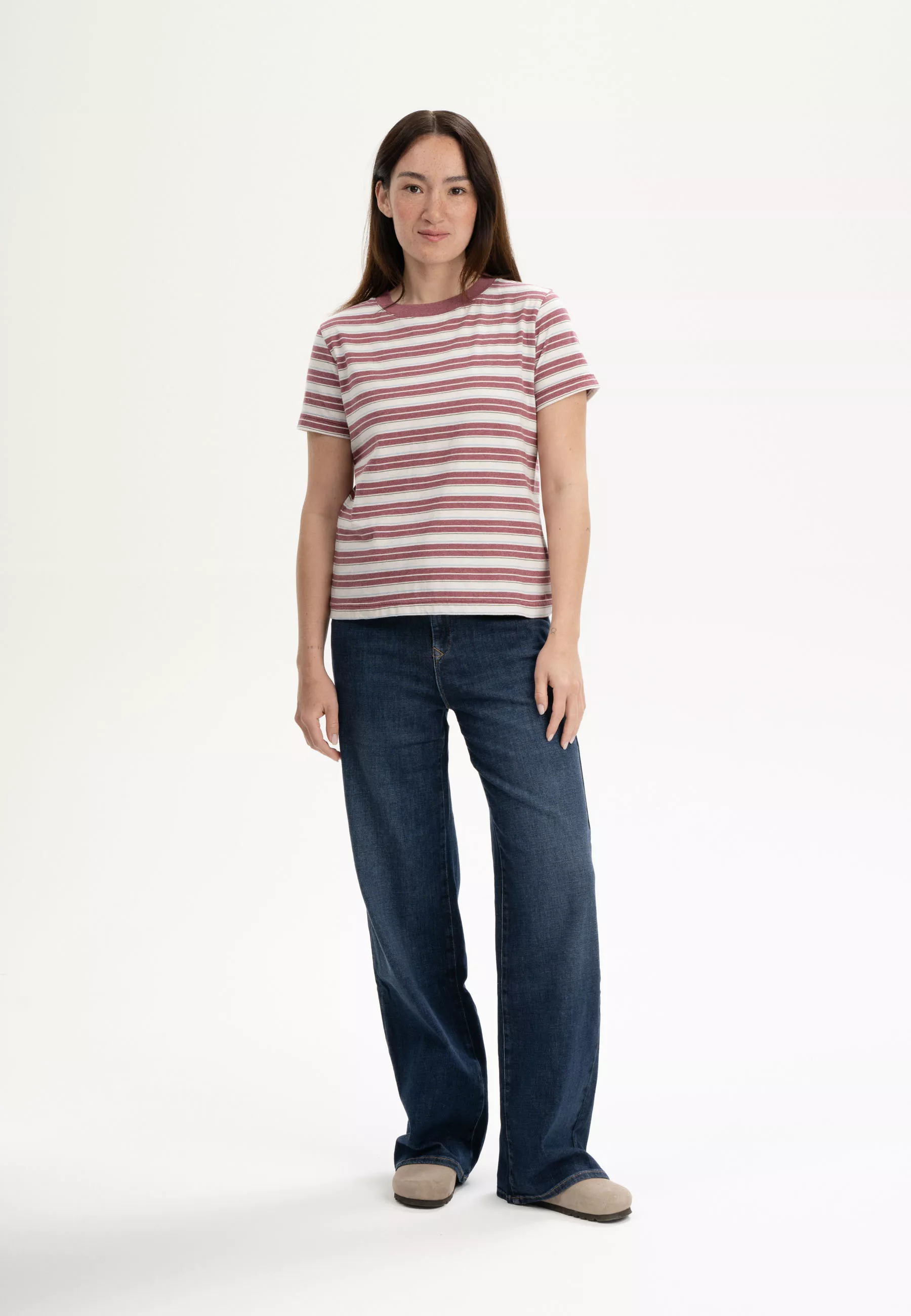 T-Shirt Modell: Khira Stripes GOTS