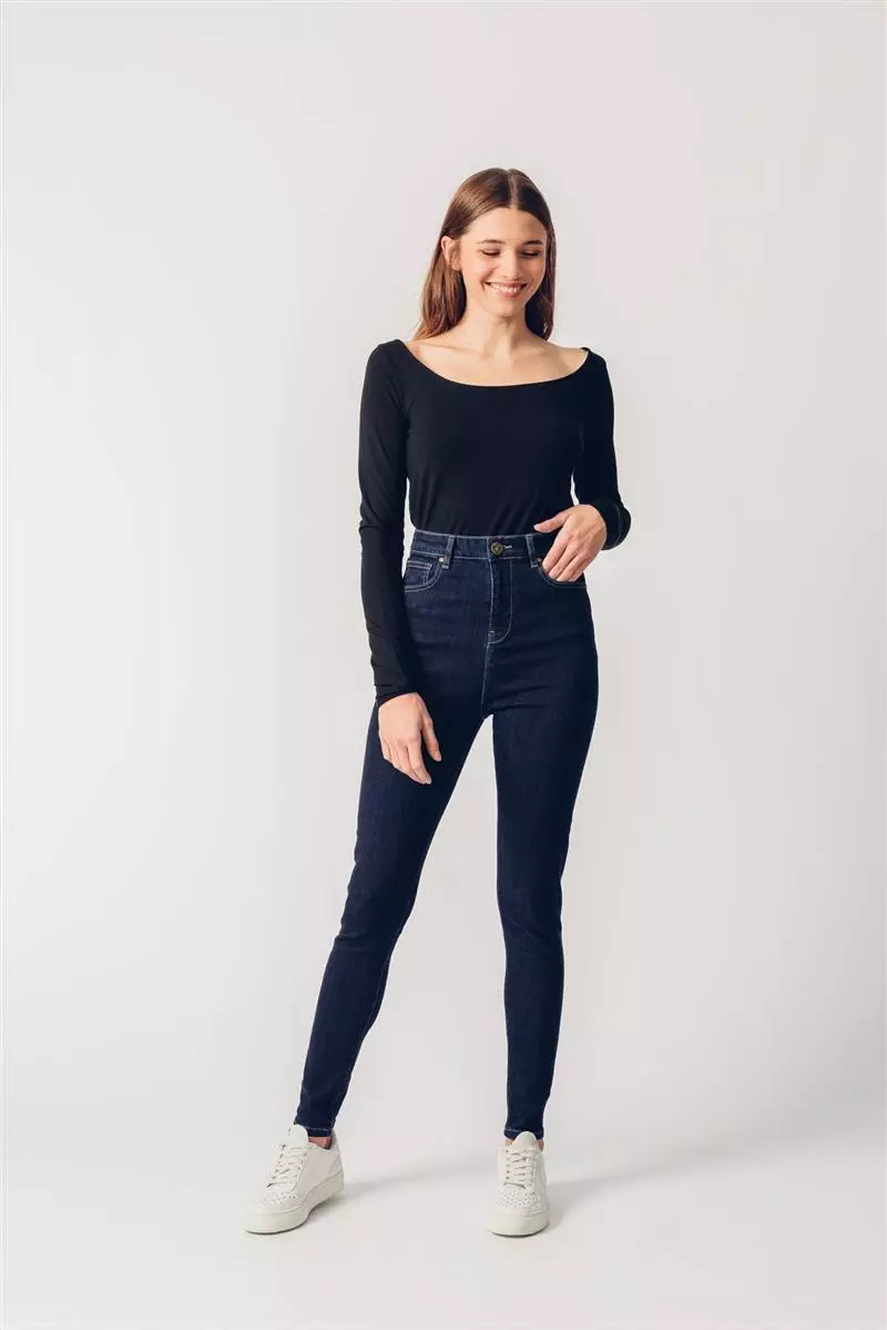 UCM_E-COMMERCE-1_1024x1024@2x Super Skinny Super High Waist Jeans Modell: Carrie