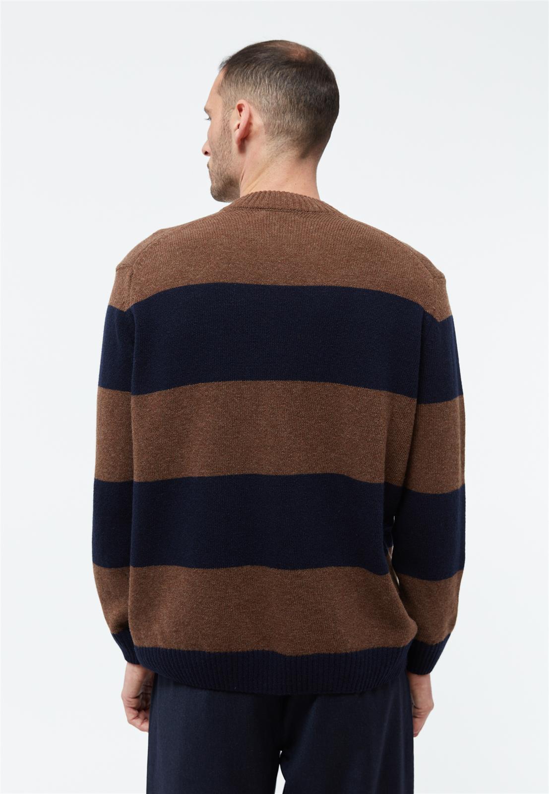 Wollpullover mit Blockstreifen Modell: Ivan
