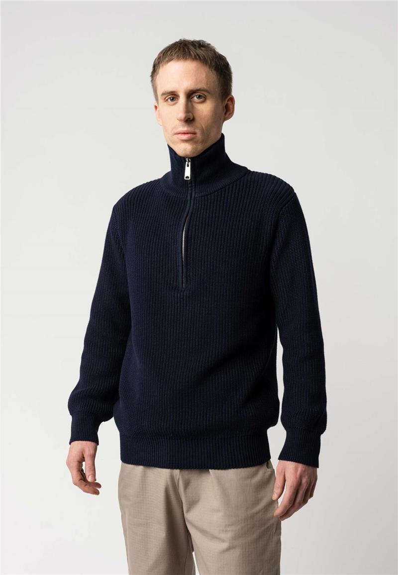 Rollkragen-Pullover Modell: Udai GOTS