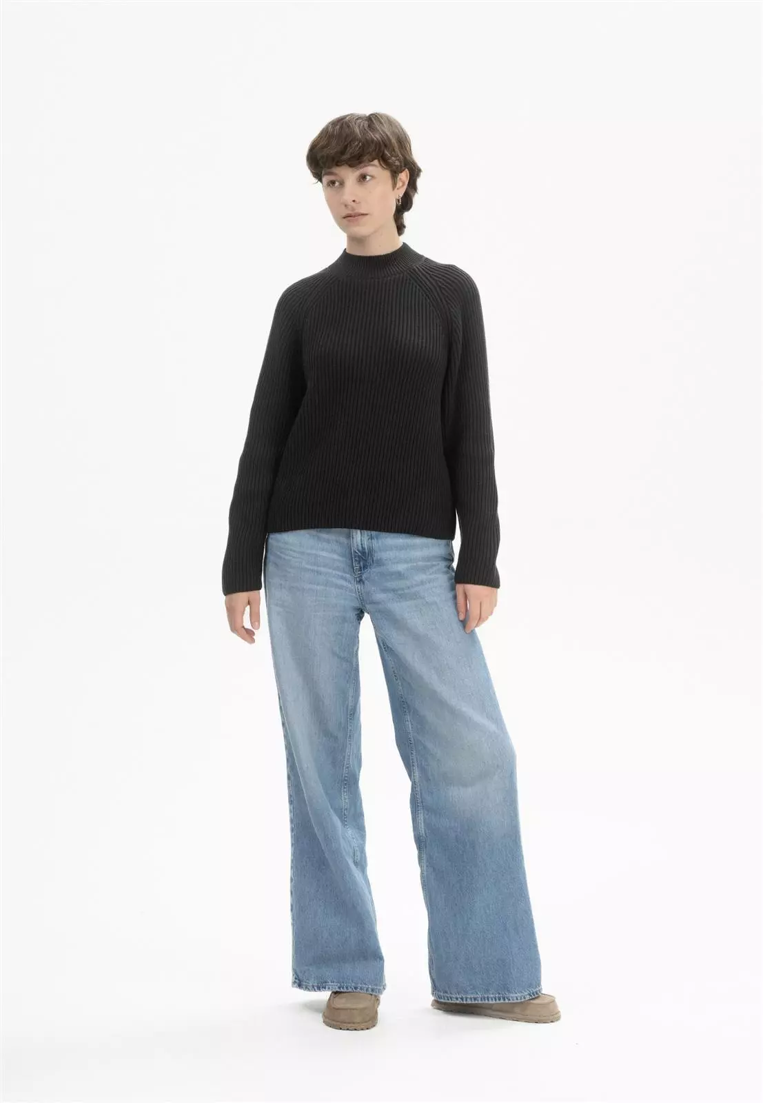 Analah_knit-jumper_black_03 Rippstrick Pullover Modell: Analah