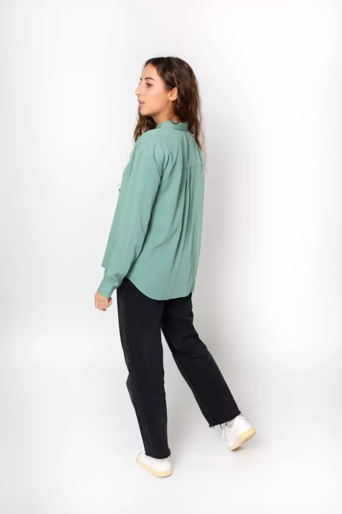 Ecovero Loose-Fit Bluse Modell: Simone