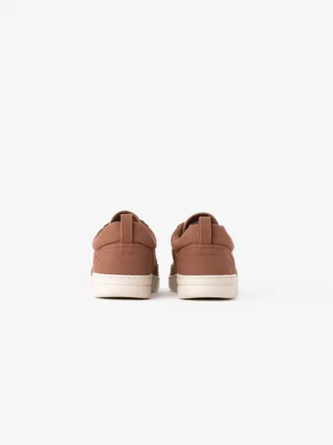 mela-yala_nougat_3x4_4.jpg Sneaker Modell: Yala