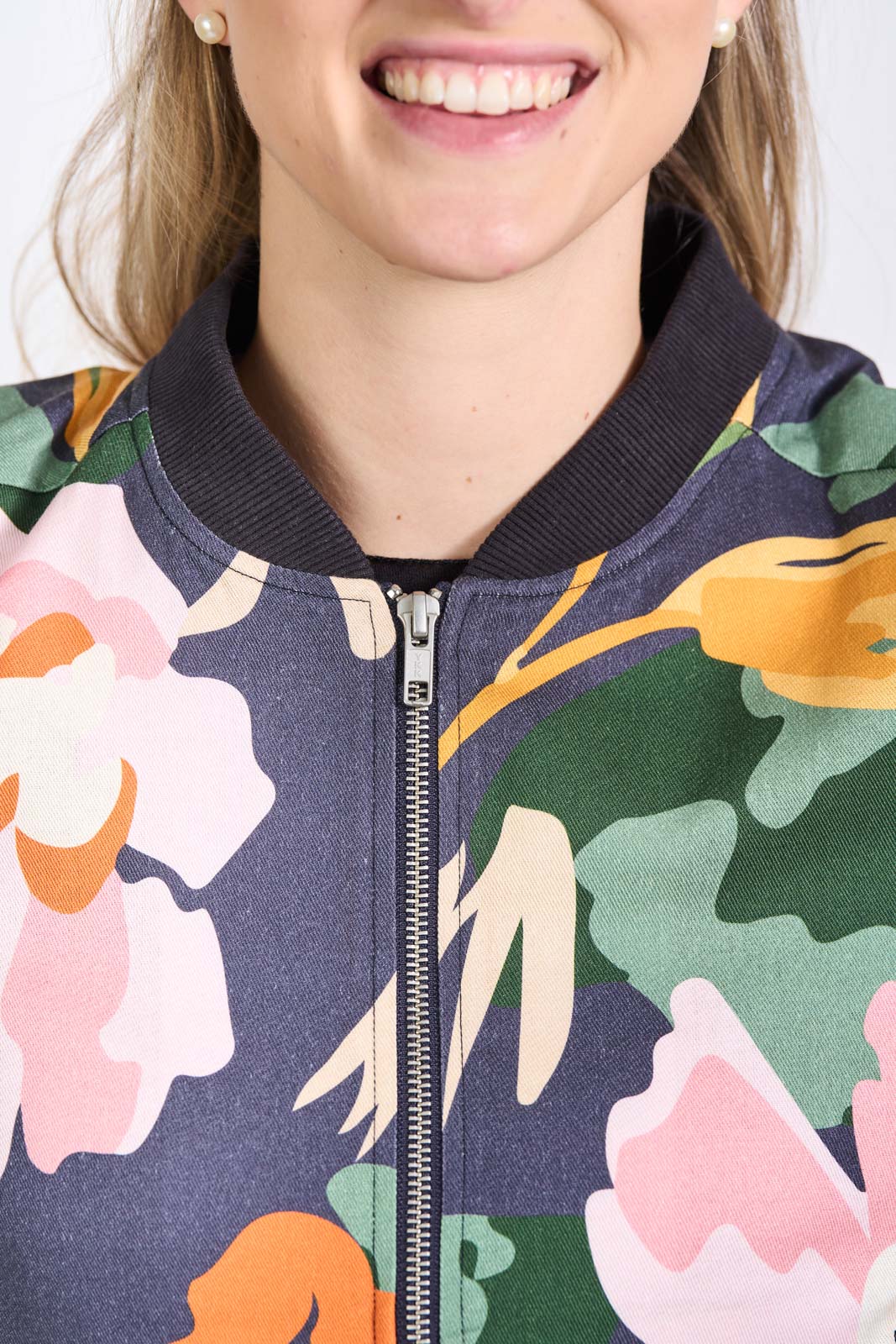 Ecovero Collegejacke Modell: Marry