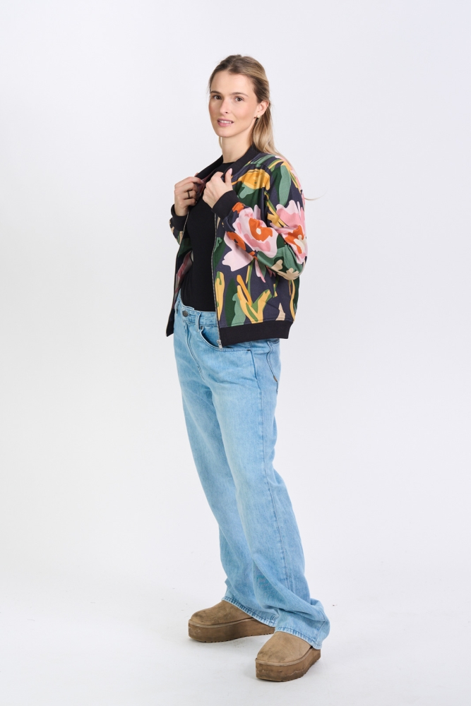 Ecovero Collegejacke Modell: Marry