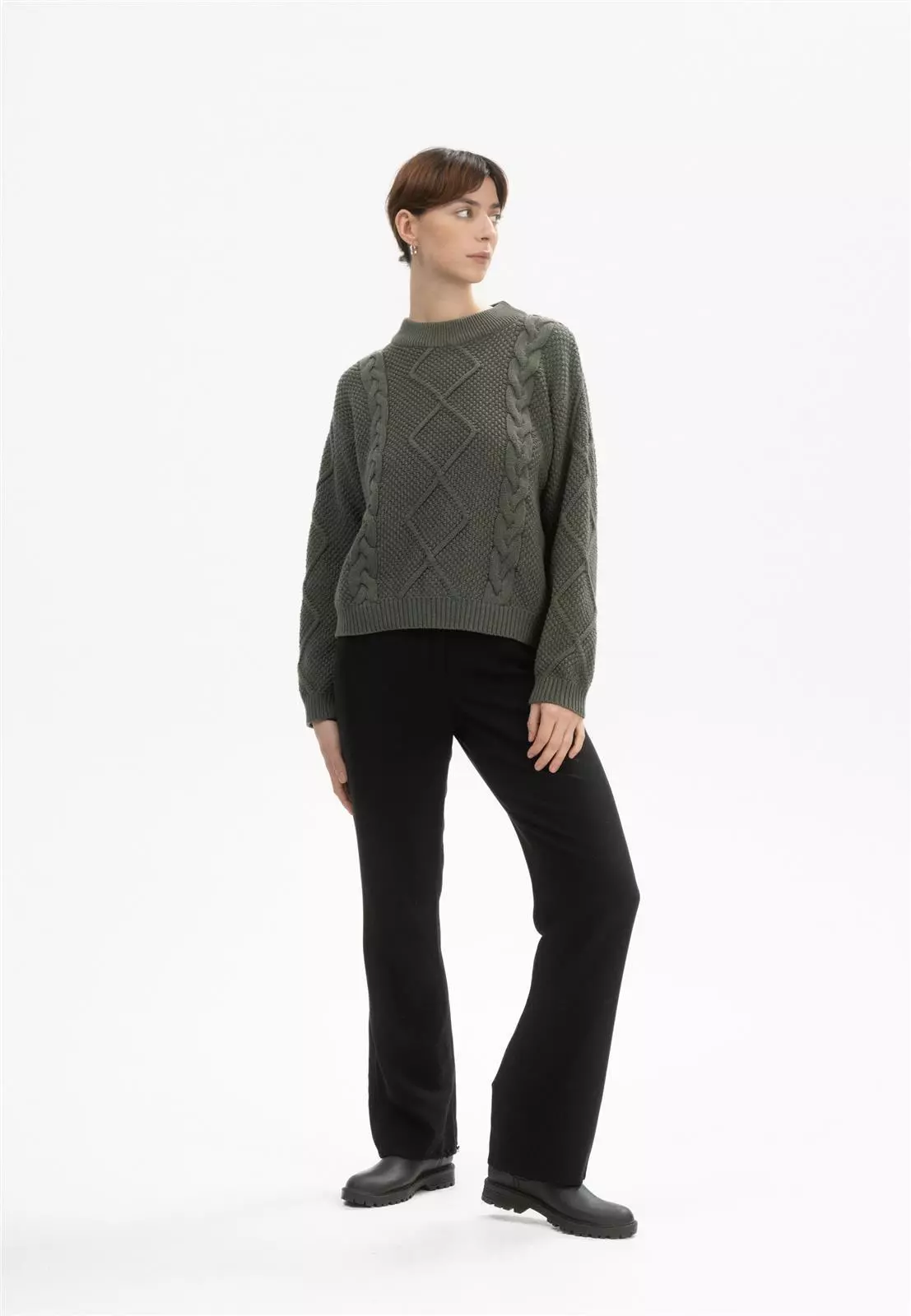 Zopfmuster Pullover Modell: Samaira