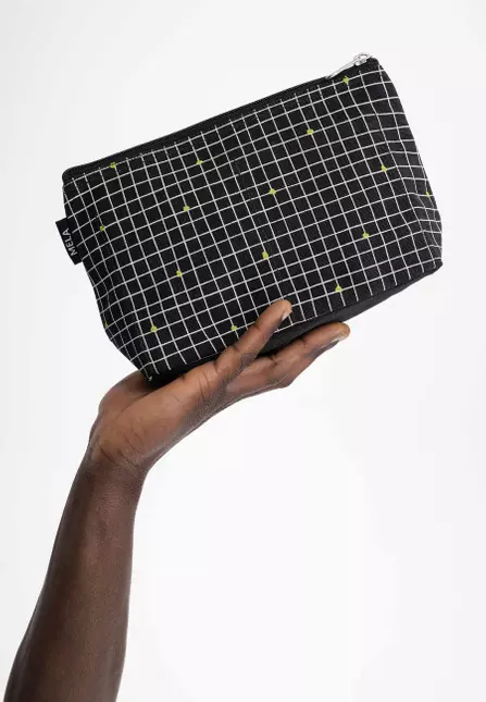 Big-Pouch-black-grid-01.jpg Kosmetiktasche Groß GOTS