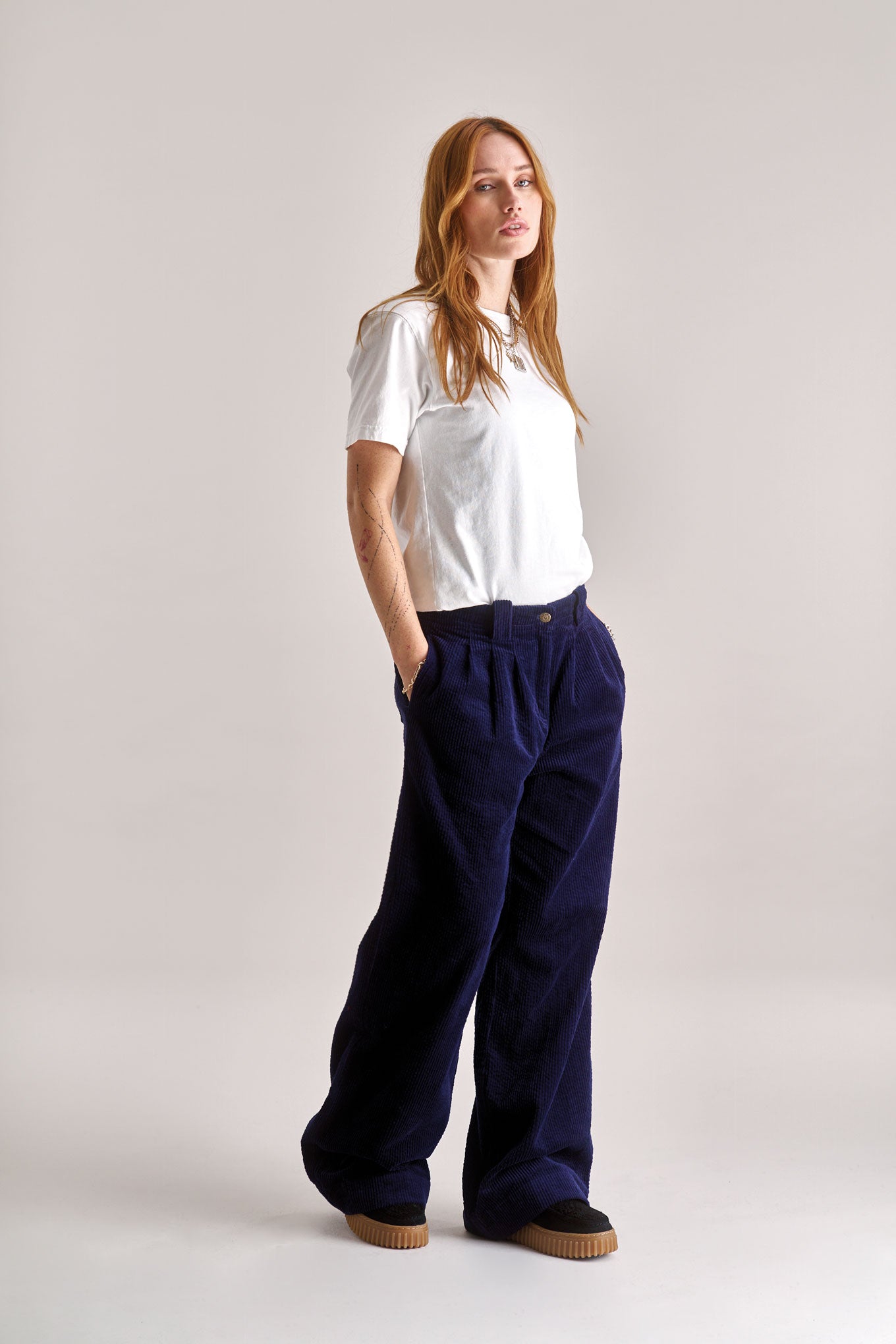 C1-CDY-21-LOLA-Trousers-Navy-2_2000x.jpg Cord-Hose Modell: Lola