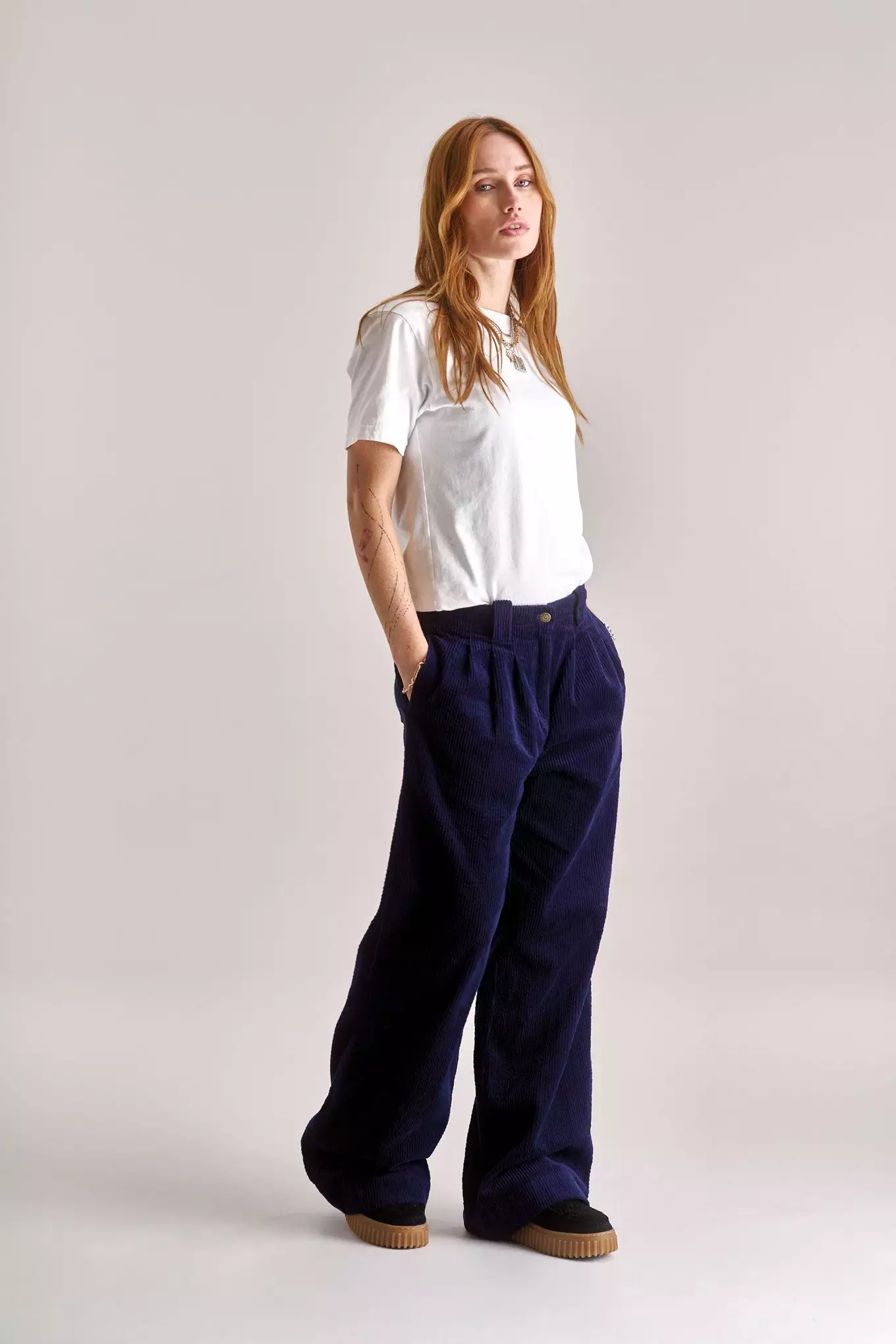 C1-CDY-21-LOLA-Trousers-Navy-2_2000x.jpg Cord-Hose Modell: Lola