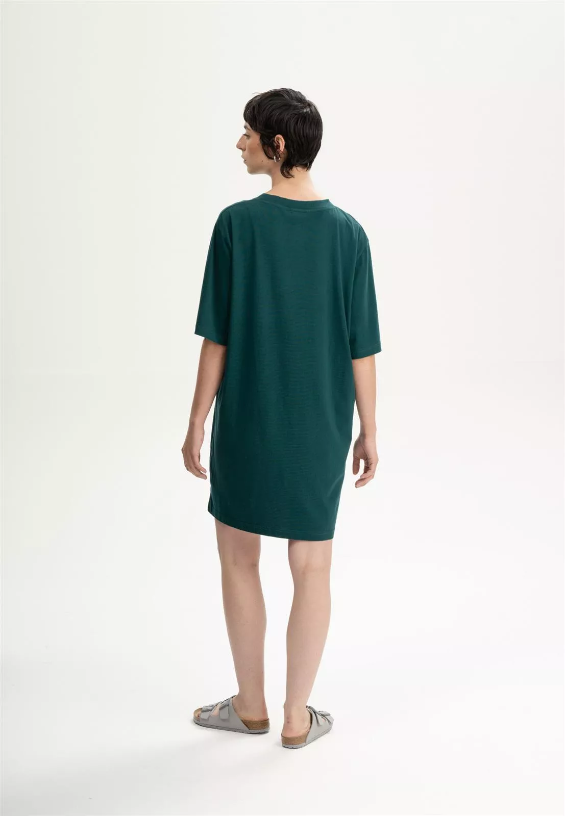 Oversized T-Shirtkleid Modell: Baasu