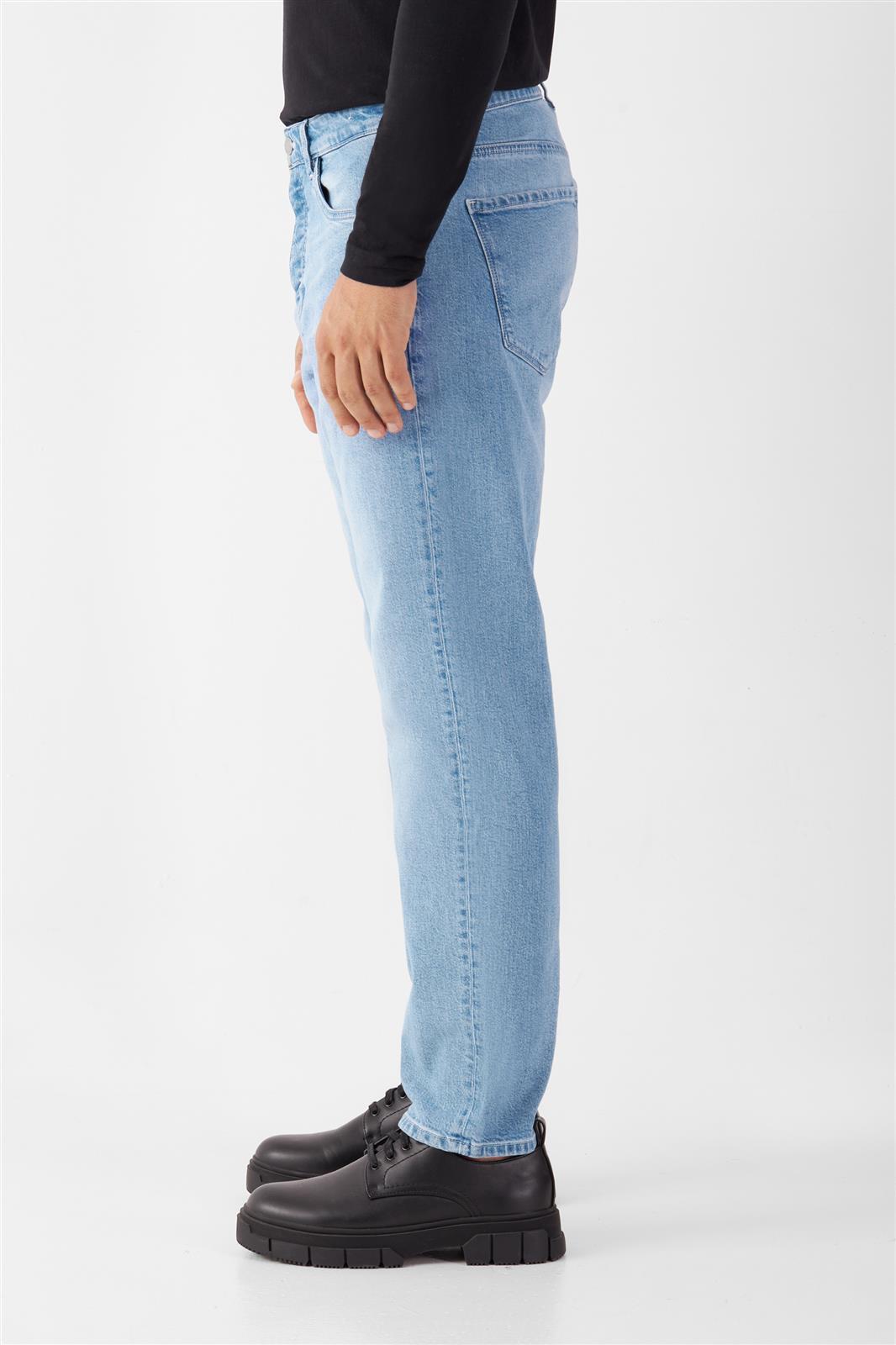 Jeanshose Relaxed Fit Modell: Rise